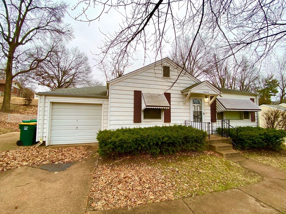 10448 Coburg Lands Dr in St. Louis, MO - Building Photo