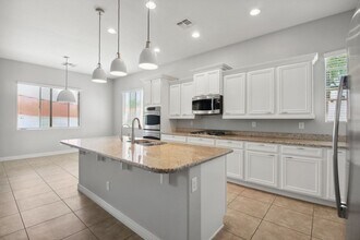7410 W Buckskin Trail in Peoria, AZ - Building Photo - Building Photo
