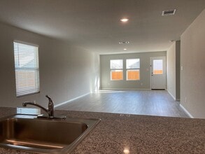 4324 Levee Rdg in San Antonio, TX - Foto de edificio - Building Photo
