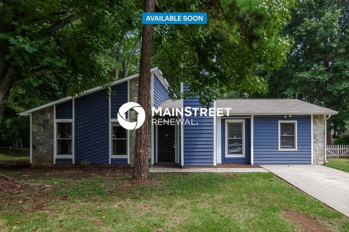 6632 Woodthrush Dr in Charlotte, NC - Building Photo
