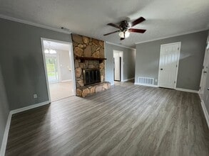 201 Whittington Dr in Savannah, GA - Foto de edificio - Building Photo