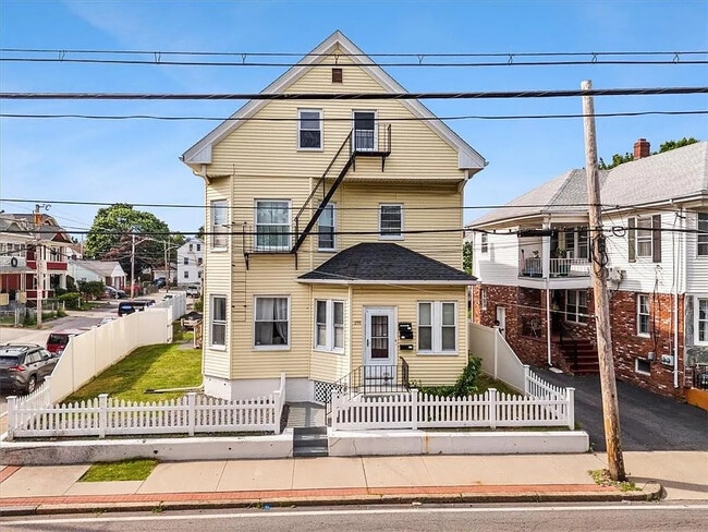 272 Division St, Unit #3