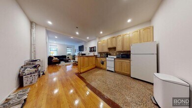 322 2nd Ave in New York, NY - Building Photo - Building Photo