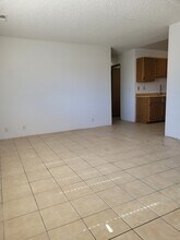 1928 Lirio Way, Unit C in Las Vegas, NV - Building Photo - Building Photo