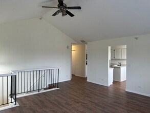 1361 Orleans Dr in Mundelein, IL - Building Photo - Building Photo