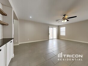 11514 W Larkspur Rd in El Mirage, AZ - Building Photo - Building Photo