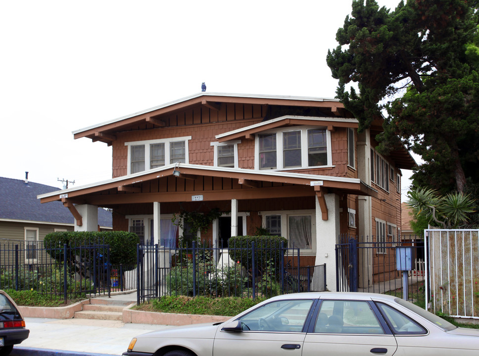 443-445 N Daisy Ave in Long Beach, CA - Building Photo