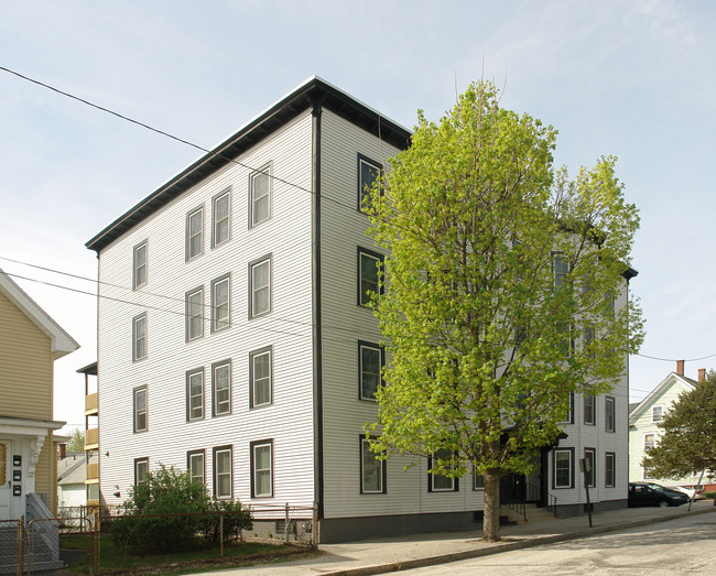 66 School St in Manchester, NH - Foto de edificio - Building Photo