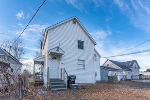 205 Helgerson St in Stanley, WI - Building Photo