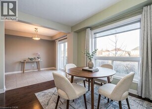 468 Doon S Dr in Kitchener, ON - Building Photo - Building Photo