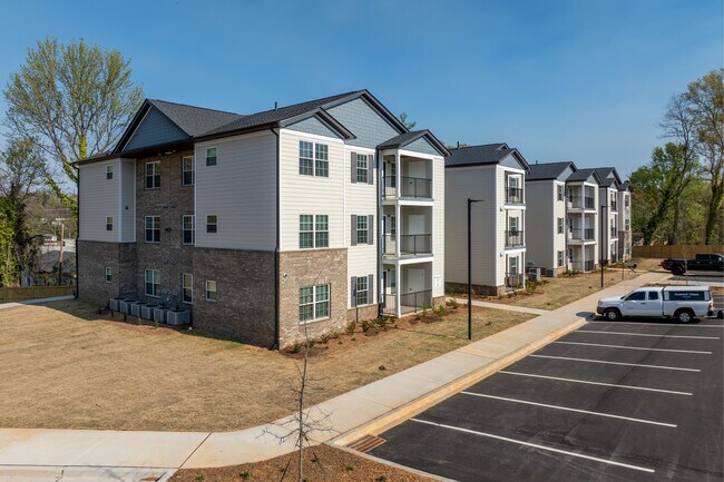 Dunean Creek Apartments in Greenville, SC - Building Photo - Building Photo