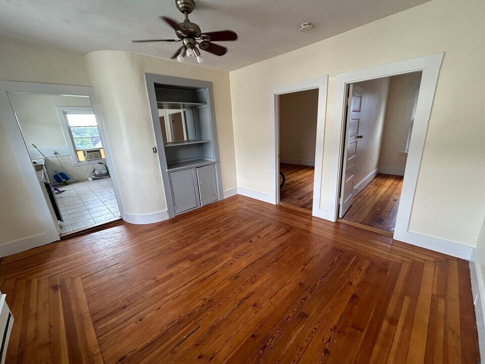 15 Poplar St in Milford, MA - Building Photo