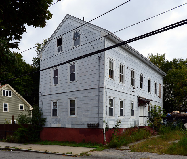 27 Camden Ave in Providence, RI - Foto de edificio - Building Photo