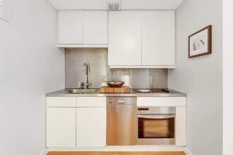 23 Waverly Pl in New York, NY - Foto de edificio - Building Photo