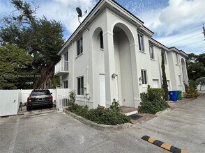 3119 NW 11th St in Miami, FL - Building Photo - Building Photo