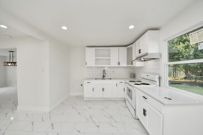 property at 2926 Knotty Oaks Trail