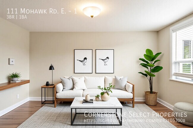 111 Mohawk Rd E in Hamilton, ON - Building Photo - Building Photo