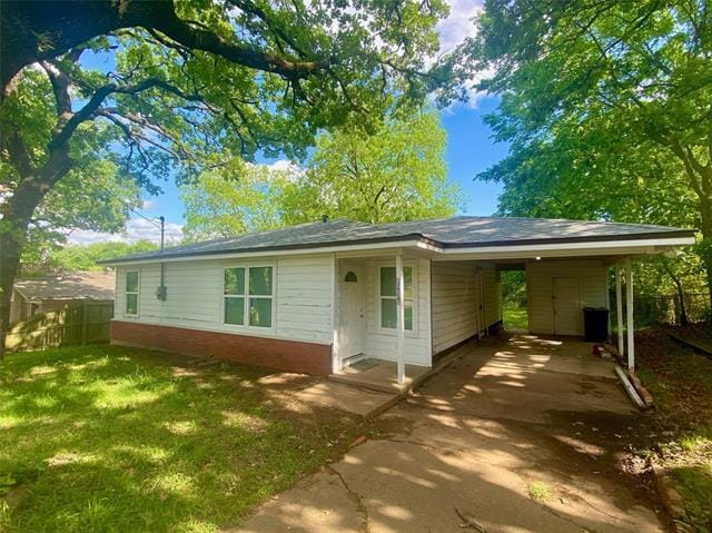 2620 W Washington St in Denison, TX - Foto de edificio - Building Photo