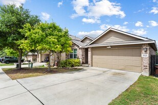 5919 Hindes Stone in San Antonio, TX - Building Photo