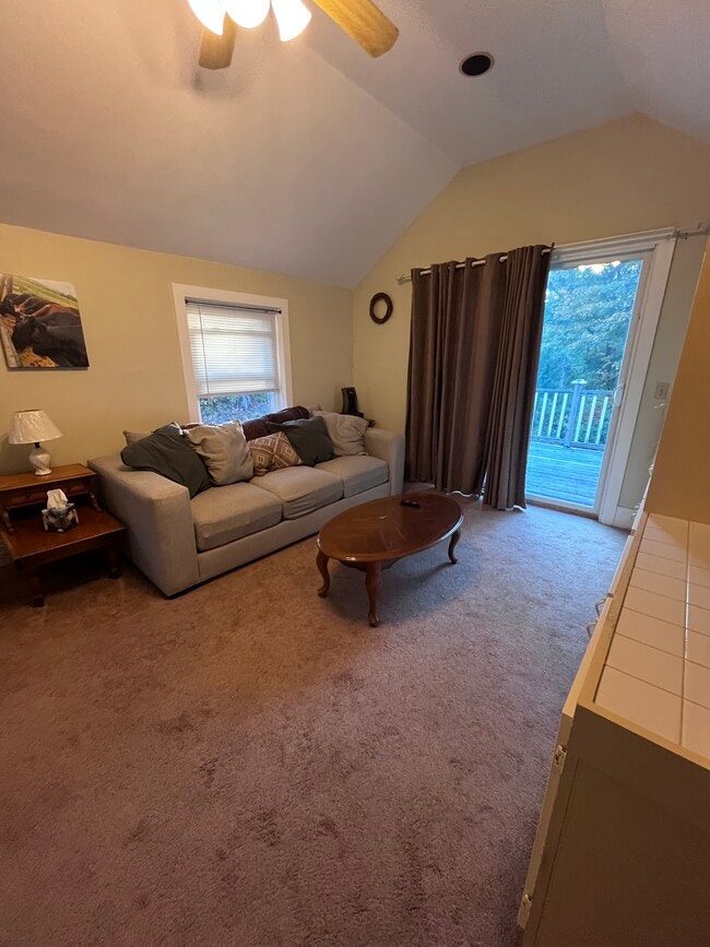 42 Bokum Rd, Unit In-Law Apartment in Chester, CT - Building Photo - Building Photo
