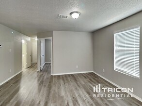 208 Vivian Dr in Waxahachie, TX - Building Photo - Building Photo