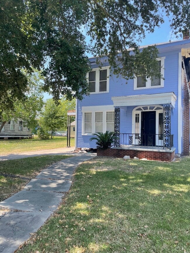 property at 2717 4th St