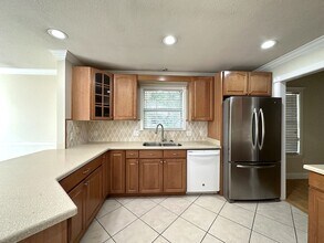 5736 Reinke Dr in Crestview, FL - Building Photo - Building Photo