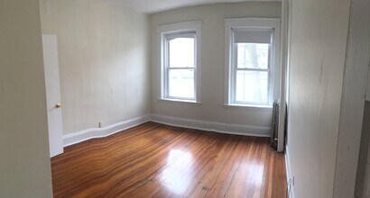 1330 Commonwealth Ave, Unit 2 in Boston, MA - Building Photo - Building Photo