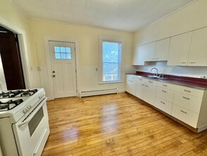 66 Center St in Bangor, ME - Building Photo - Building Photo