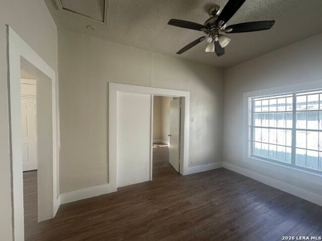1209 El Paso St in San Antonio, TX - Building Photo - Building Photo