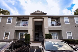 7920 Merrill Rd in Jacksonville, FL - Building Photo