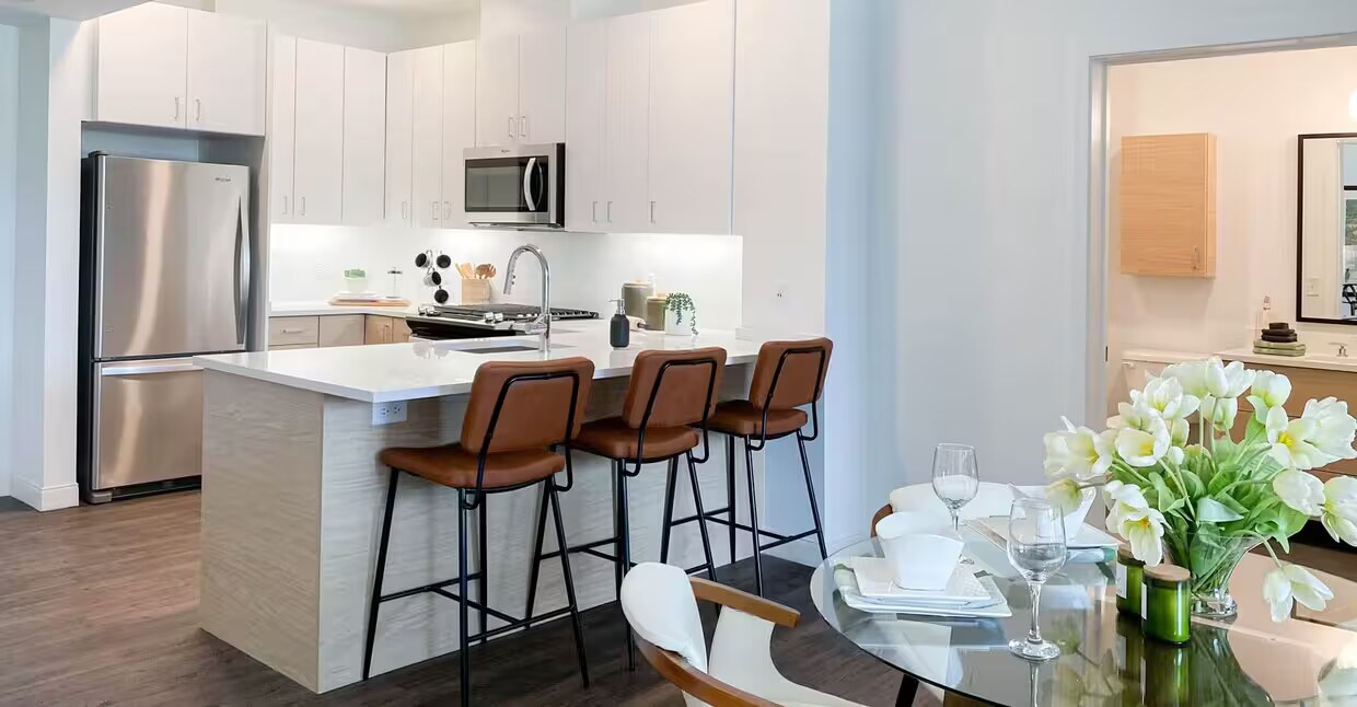 180 Adams St, Unit 102 in Newton, MA - Building Photo