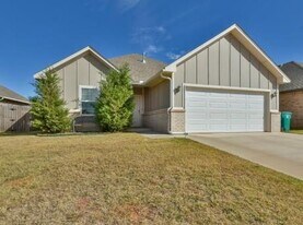 14328 Peach Tree Dr in Yukon, OK - Building Photo