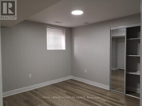 316 Dalgleish Garden in Milton, ON - Building Photo - Building Photo