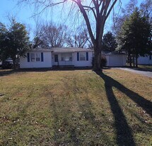 2020 E Marsa Dr in Springfield, MO - Building Photo