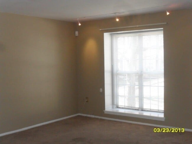 3843 Kearnys Inn Pl in Waldorf, MD - Foto de edificio - Building Photo