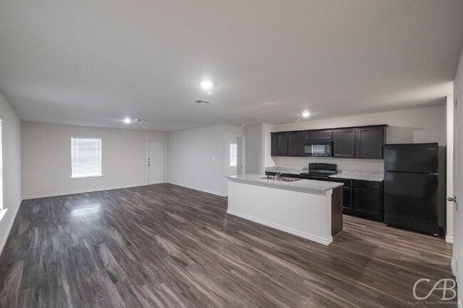 7742 Florence Dr in Abilene, TX - Foto de edificio - Building Photo