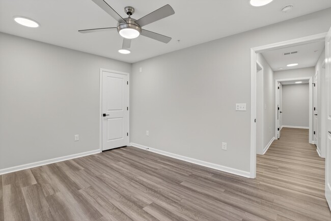 7055 Hanesbrook Cir in Clemmons, NC - Building Photo - Building Photo