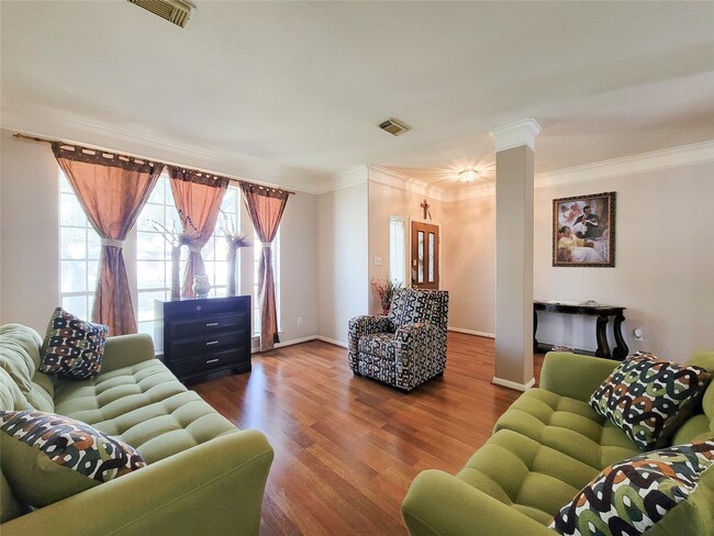 8002 Weeping Willow Pl