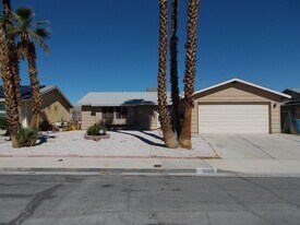 6236 Silverfield Dr in Las Vegas, NV - Building Photo