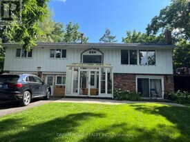 850 Clarkson Rd S in Mississauga, ON - Building Photo