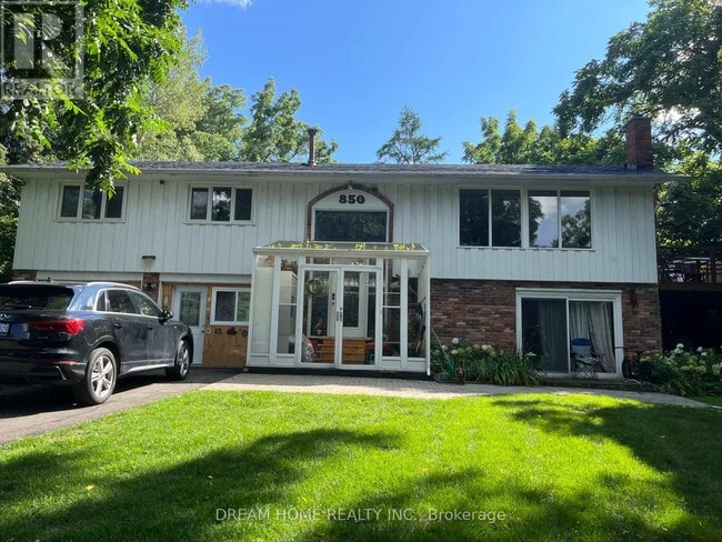 property at 850 Clarkson Rd S