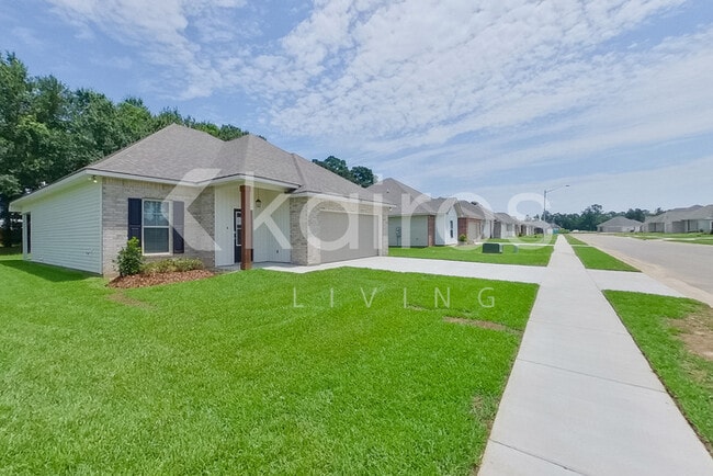 105 Rainfall Ln in Carencro, LA - Building Photo - Building Photo