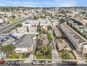 936 N Inglewood Ave in Inglewood, CA - Building Photo - Building Photo