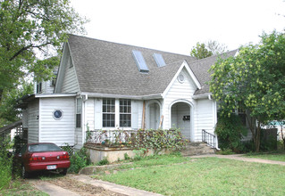 1200 Banister Ln in Austin, TX - Building Photo - Building Photo