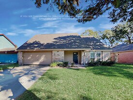 1626 Airline Dr in Katy, TX - Building Photo