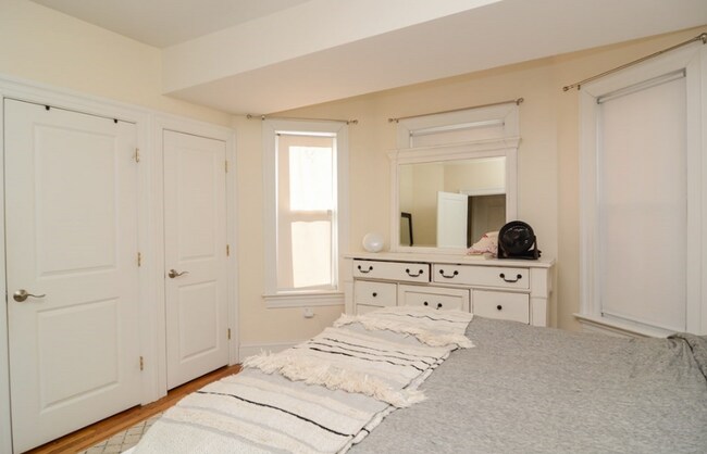 17 Athens St, Unit 3 in Cambridge, MA - Building Photo - Building Photo