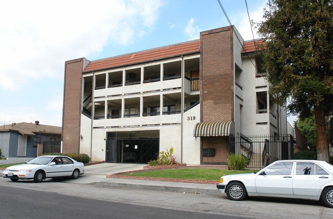 319 E Palmer Ave in Glendale, CA - Foto de edificio - Building Photo