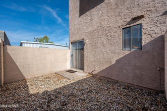 3044 E Beck Ln in Phoenix, AZ - Building Photo - Building Photo