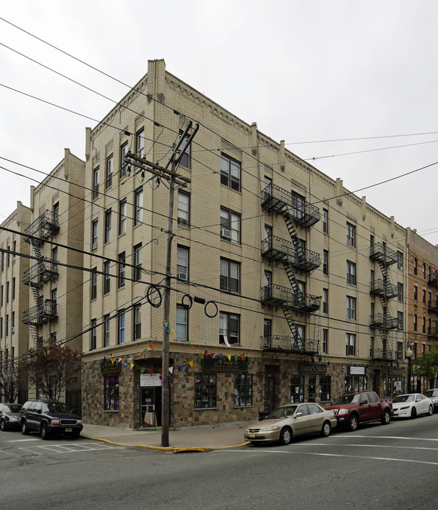 4536 Park Ave in Weehawken, NJ - Foto de edificio